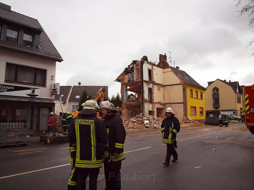 Hausexplosion Bruehl bei Koeln Pingsdorferstr P523.JPG